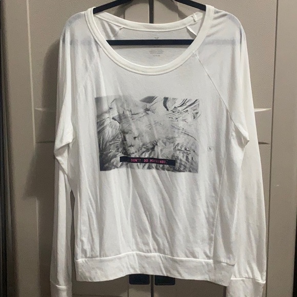 ✨NWT American Eagle Long Sleeve Tee - Picture 2 of 4